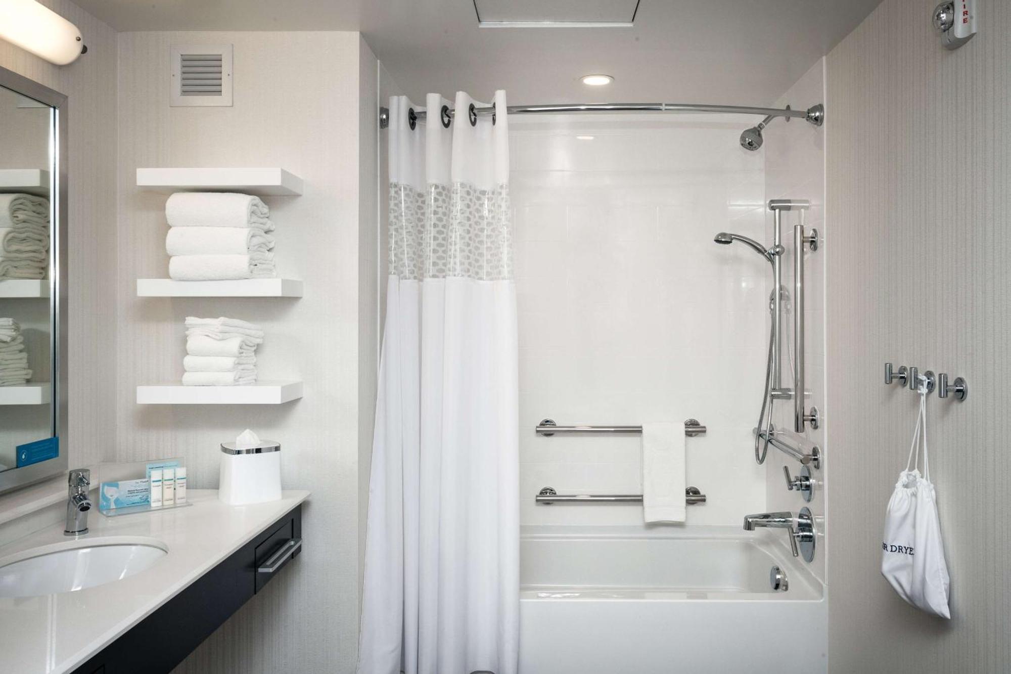 Hampton Inn & Suites By Hilton Seattle/Northgate Exteriör bild
