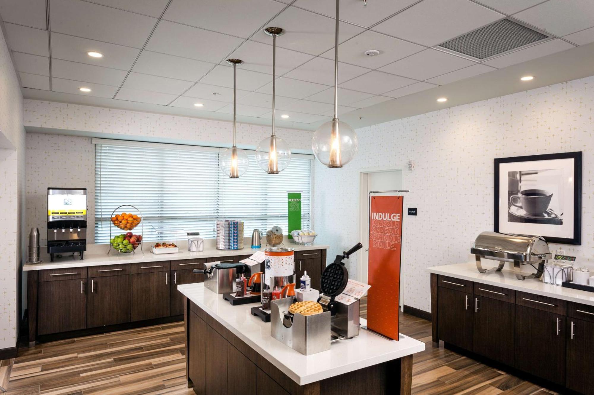 Hampton Inn & Suites By Hilton Seattle/Northgate Exteriör bild